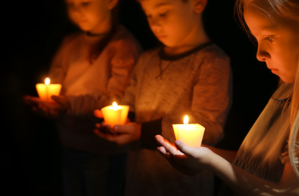 Light a prayer candle - Teaching Catholic Kids